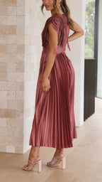 Women's Elegant Maxi Summer Dress - V-neckline With Pleated Design
