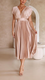 Women's Elegant Maxi Summer Dress - V-neckline With Pleated Design