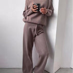 Women’s Relaxed Fit Two-Piece Pant Set – Comfortable Matching Top & Pants